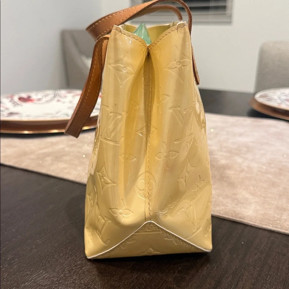 Louis Vuitton Monogram Vernis Reade PM - Picture 7 of 16